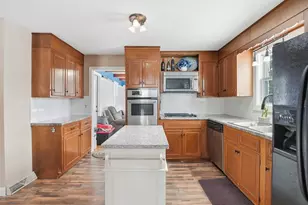 233 Mt Vernon St, Fitchburg, MA 01420 - Photo 9