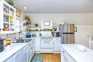 16 Bentley St, Salem, MA 01970 - Photo 7