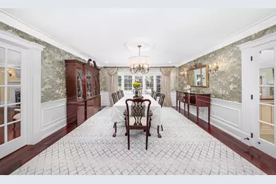 568 Wellesley St, Weston, MA 02493 - Photo 11