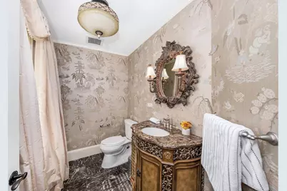 568 Wellesley St, Weston, MA 02493 - Photo 31