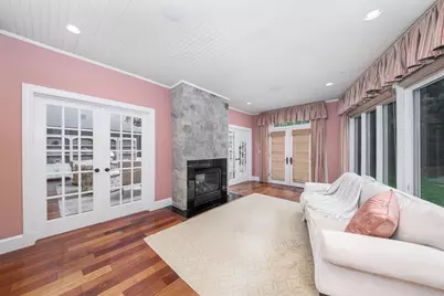 568 Wellesley St, Weston, MA 02493 - Photo 17