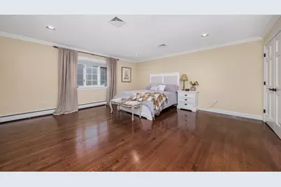 568 Wellesley St, Weston, MA 02493 - Photo 37