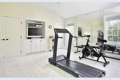 568 Wellesley St, Weston, MA 02493 - Photo 27