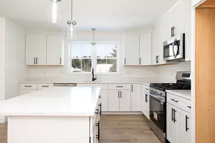 2 Hayley Cir, Rochester, MA 02770 - Photo 13