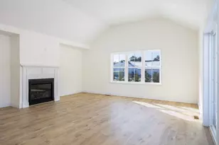 4 Hayley Cir, Rochester, MA 02770 - Photo 3