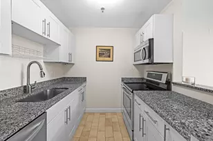 390 Commonwealth Ave, Boston, MA 02215 - Photo 7