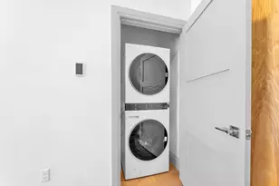 34 Oak St, Boston, MA 02136 - Photo 17