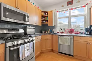 557 Salem, Malden, MA 02148 - Photo 13