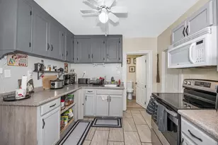 2 Lakeview Ave, Sterling, MA 01564 - Photo 3