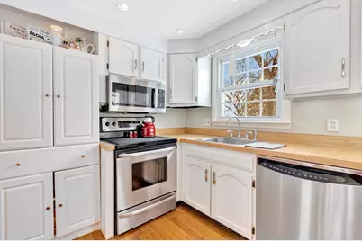 4 Colburn Street, Burlington, MA 01803 - Photo 9