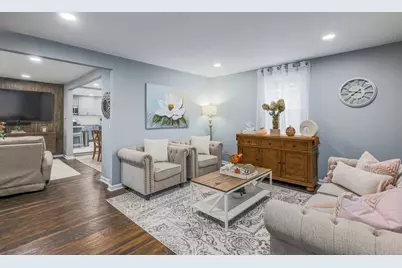 9 Granite St, Milford, MA 01757 - Photo 5