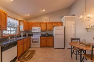 27 Rosewood Ln, Southwick, MA 01077 - Photo 9