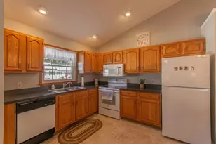 27 Rosewood Ln, Southwick, MA 01077 - Photo 7