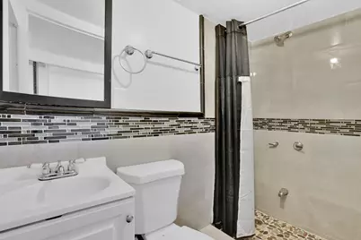 9 Utica St, Springfield, MA 01104 - Photo 25