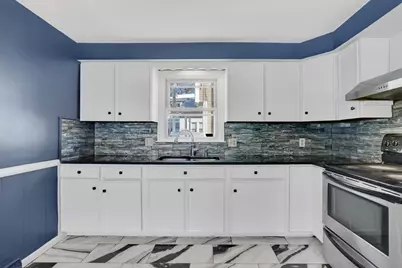 9 Utica St, Springfield, MA 01104 - Photo 15