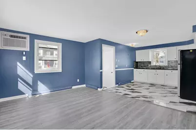 9 Utica St, Springfield, MA 01104 - Photo 7