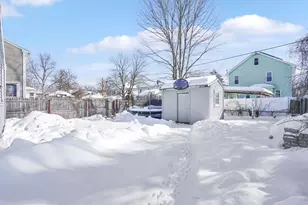 9 Utica St, Springfield, MA 01104 - Photo 3