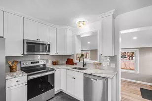 16 Maple St, Wilbraham, MA 01095 - Photo 5