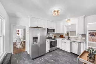 16 Maple St, Wilbraham, MA 01095 - Photo 3