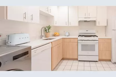 5 Davis Ave #5, Brookline, MA 02445 - Photo 5