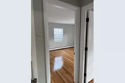 11 Creesy St #/, Marblehead, MA 01945 - Photo 5