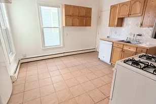 11 Newton St, Malden, MA 02148 - Photo 9