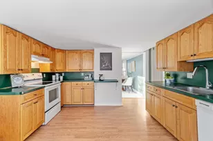 10 Fairview Rd, Peabody, MA 01960 - Photo 5