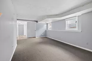 106 Methuen St, Lowell, MA 01850 - Photo 29