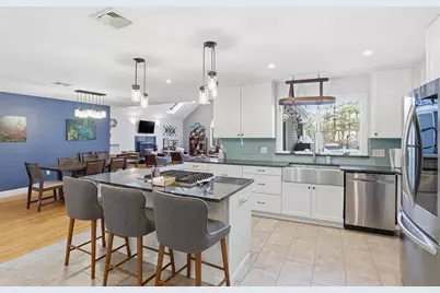 28 Hume Rd, Bedford, MA 01730 - Photo 9