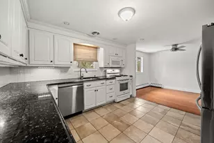 276 Oak St, Brockton, MA 02301 - Photo 9