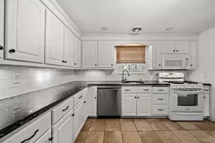 276 Oak St, Brockton, MA 02301 - Photo 11