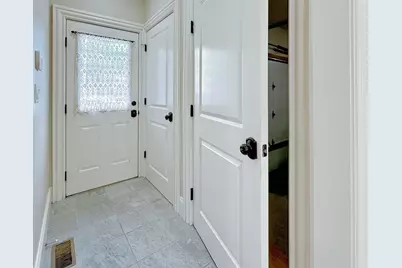 9 Vine St, Newton, MA 02467 - Photo 19