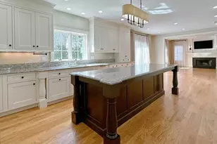 9 Vine St, Newton, MA 02467 - Photo 13