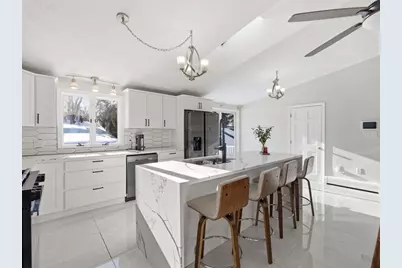 39 Swan Ave, Methuen, MA 01844 - Photo 7