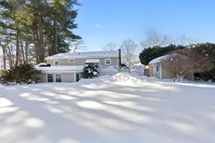 34 Foster Dr, Beverly, MA 01915 - Photo 3