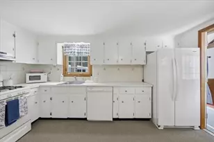 7 Spring St, Pembroke, MA 02359 - Photo 9