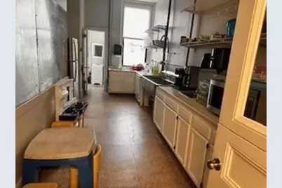 15 Papineau St, Holyoke, MA 01040 - Photo 9