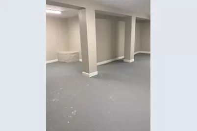 15 Papineau St, Holyoke, MA 01040 - Photo 17