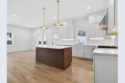 142 B Birch St, Boston, MA 02131 - Photo 5