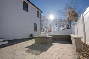 24 Palmetto St, Saugus, MA 01906 - Photo 7