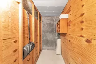 37 Hastings St, Boston, MA 02132 - Photo 19