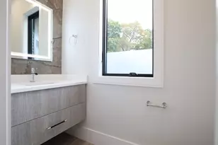 18 Josselyn Pl, Newton, MA 02461 - Photo 31