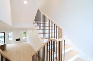 18 Josselyn Pl, Newton, MA 02461 - Photo 33