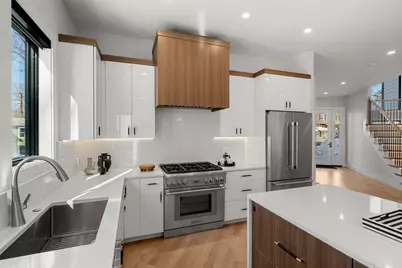 16-18 Josselyn Pl #18, Newton, MA 02461 - Photo 9
