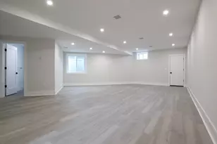 18 Josselyn Pl, Newton, MA 02461 - Photo 23