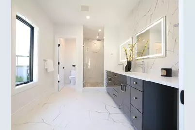 18 Josselyn Pl #18, Newton, MA 02461 - Photo 17