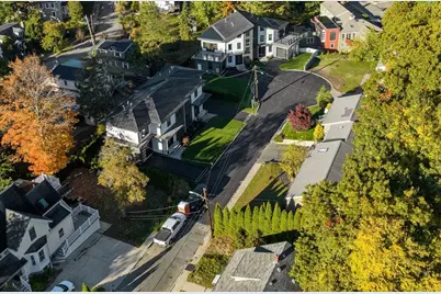 18 Josselyn Pl #18, Newton, MA 02461 - Photo 3