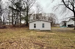 1 1/2 Cherry St, Pittsfield, MA 01201 - Photo 3