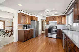 28 Rice St, Wellesley, MA 02481 - Photo 5