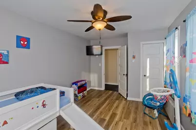 23 Jackson St, Chicopee, MA 01020 - Photo 13